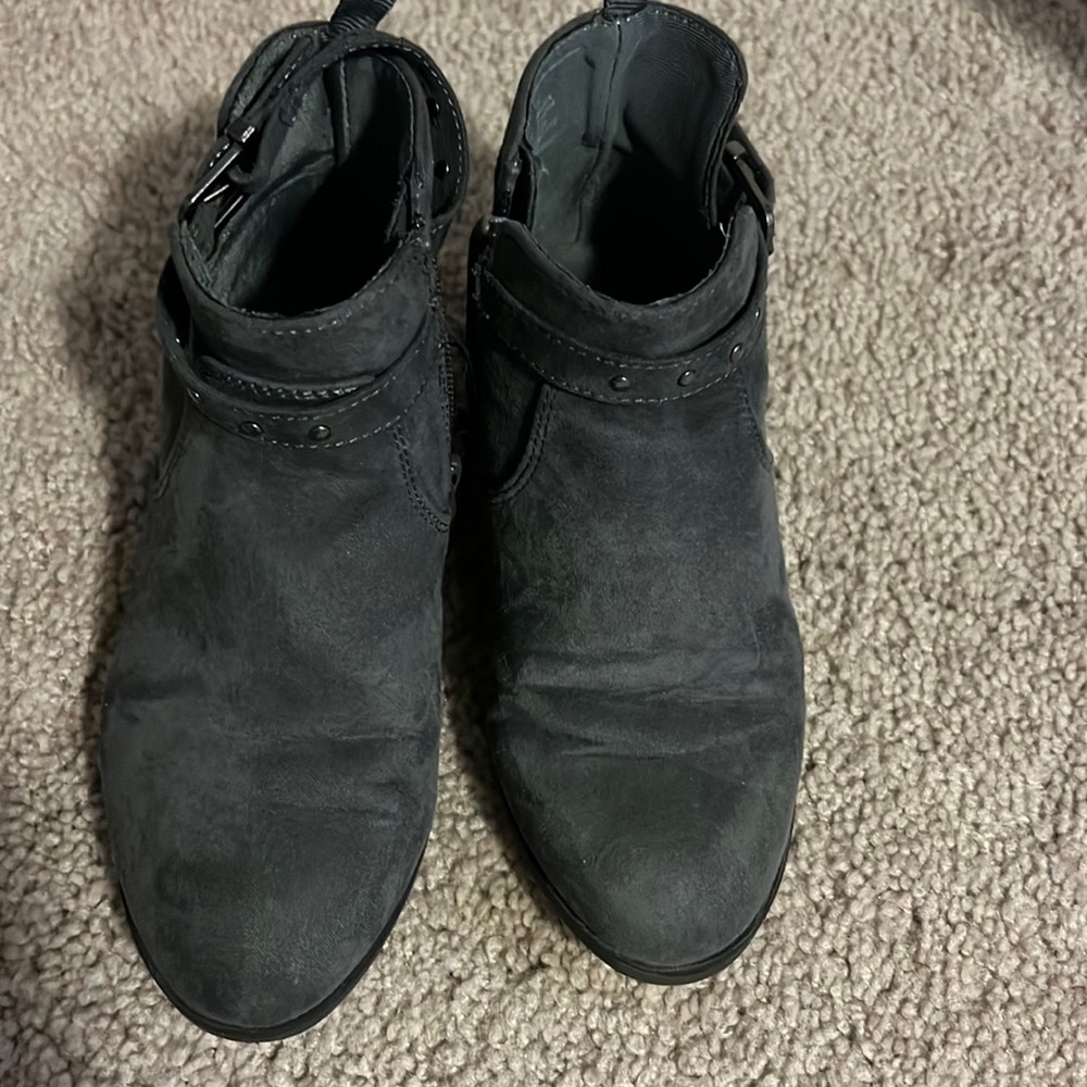 Girls boots